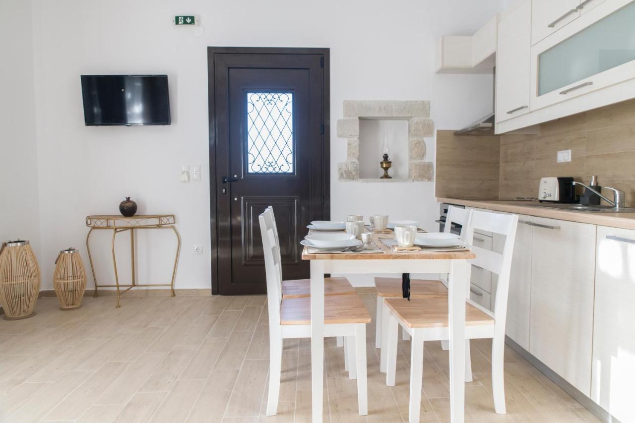 Villa Mira Kamilari Esterno foto