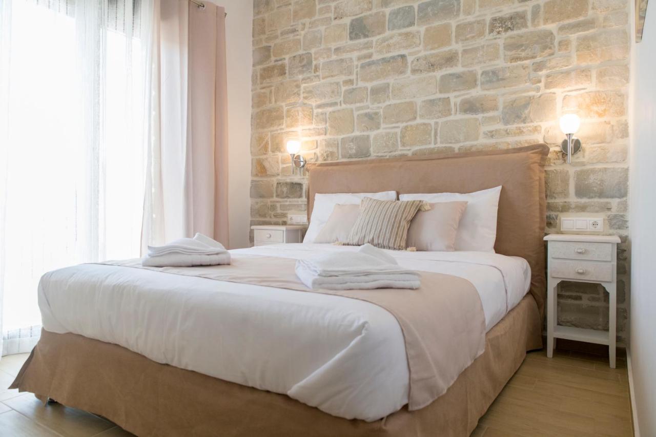 Villa Mira Kamilari Esterno foto