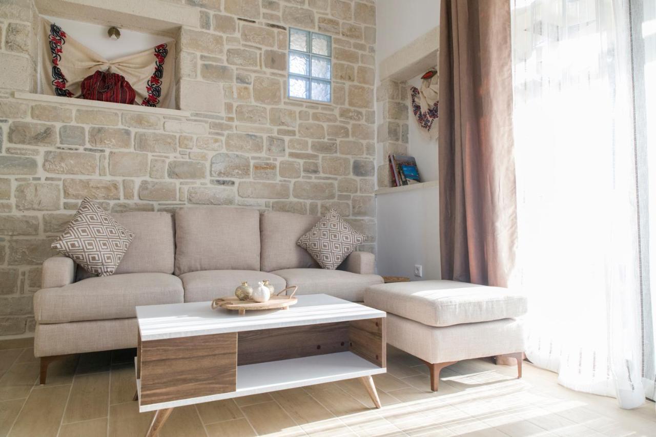 Villa Mira Kamilari Esterno foto
