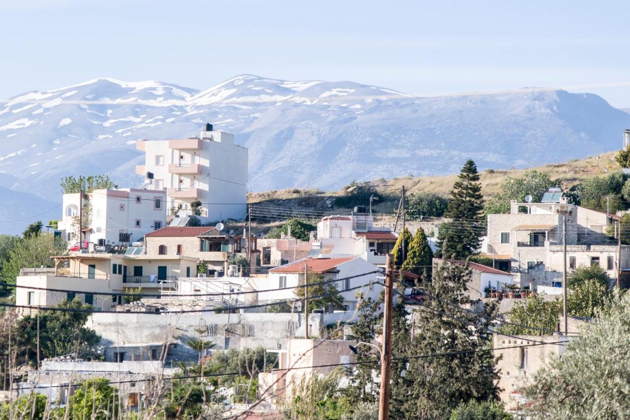 Villa Mira Kamilari Esterno foto